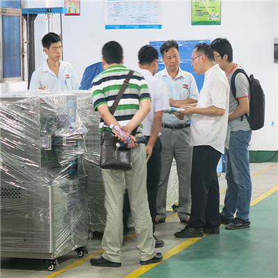 氙燈UV復(fù)合型耐氣候試驗(yàn)箱入駐汽車椅套